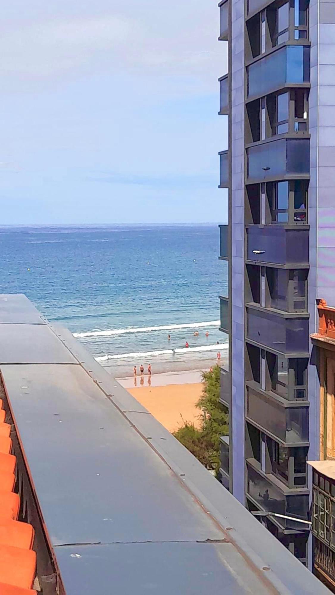Atico Con Terraza En Playa De San Lorenzo Gijón Dış mekan fotoğraf